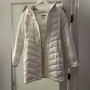 Beautiful Abercrombie white jacket with fur hood